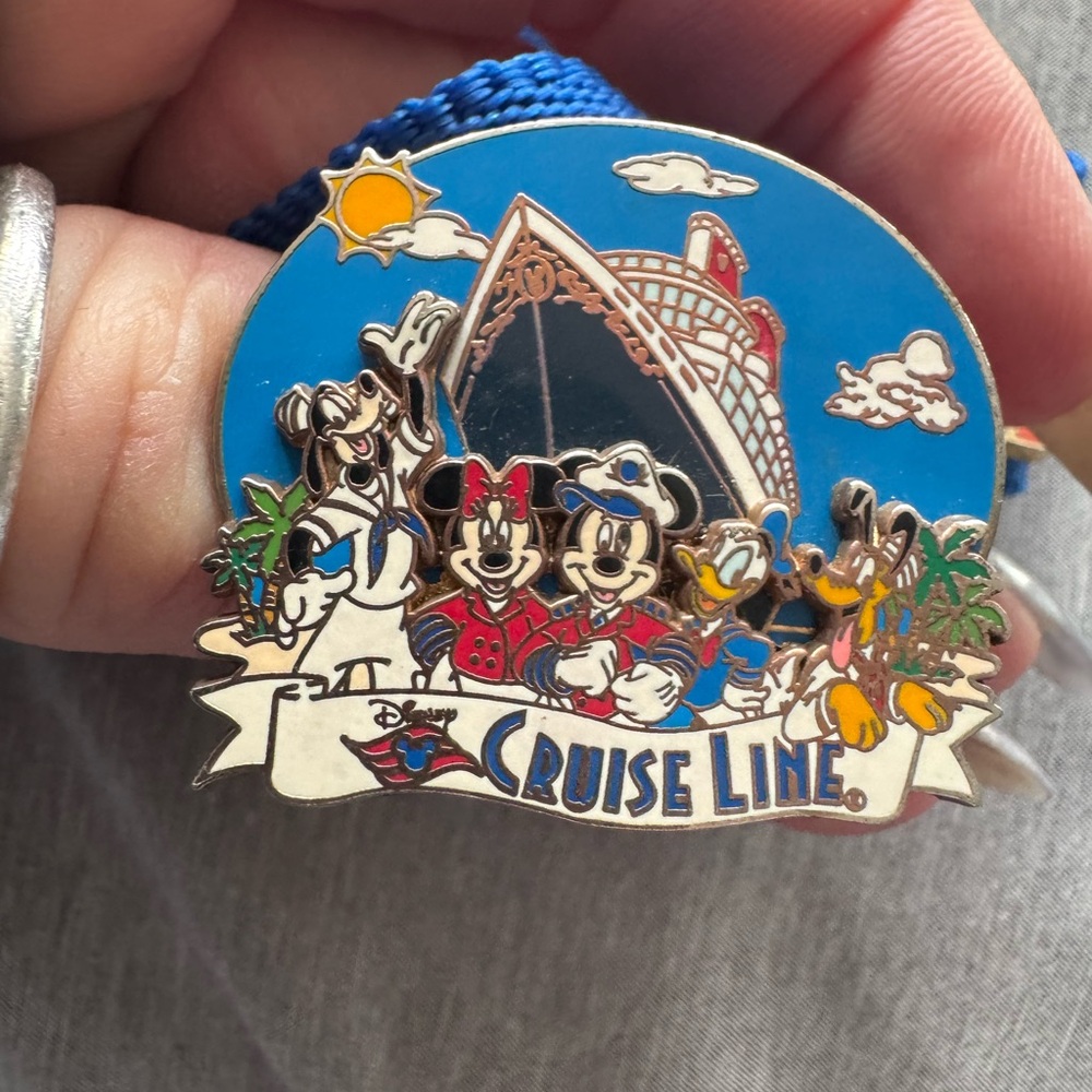 Large Disney Cruise Line character pin